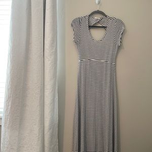 Super cute striped maxi dress!